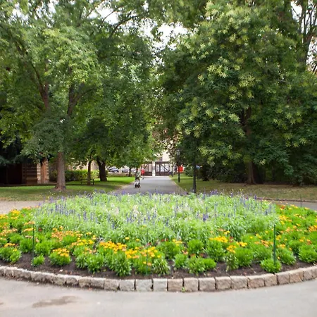 Blueground Vrsovice Near Renaissance-style Park Prg-7 * Prague