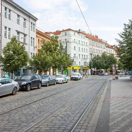 Blueground Vrsovice Near Renaissance-style Park Prg-7 Prague