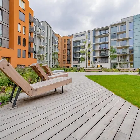 Premium Woodsy With Parking Garage By Rentez Apartment *