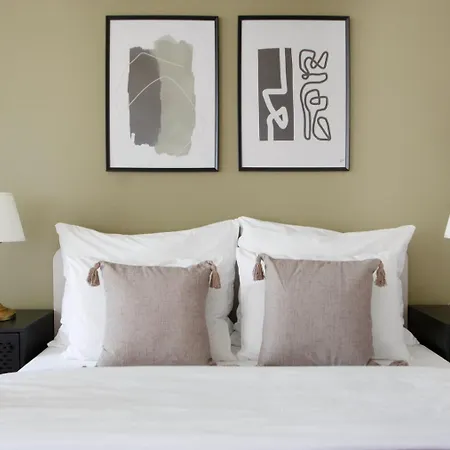 Blueground 7 Furnished With Balcony Prg-1 아파트