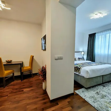 Little King Old Town Aparthotel Prag