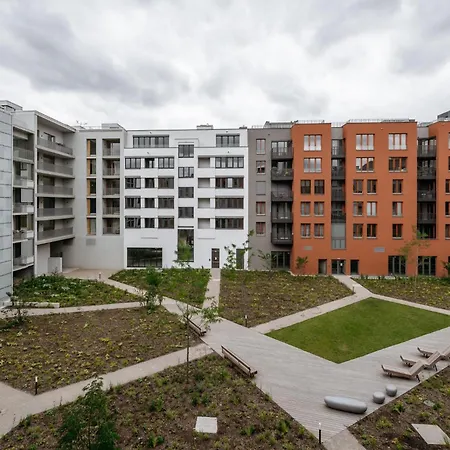 Days - 1bdr - Garage - Balcony - Great Access Apartment *
