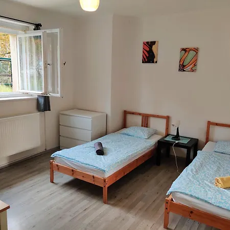 In House With Private Parking And Garden Vendégház Prága
