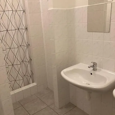 Praha Ládví Hostal