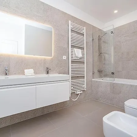 High-class Rooftop Apt. With Spacious Terrace Lägenhet