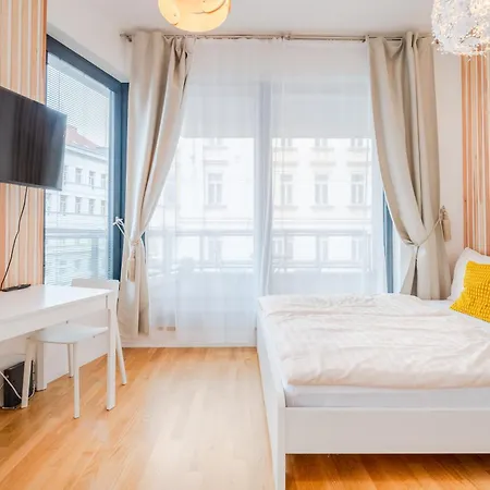 New-built Golden Luxury With Balcony Apartment