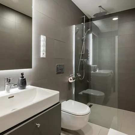 New-built Golden Luxury With Balcony Prague
