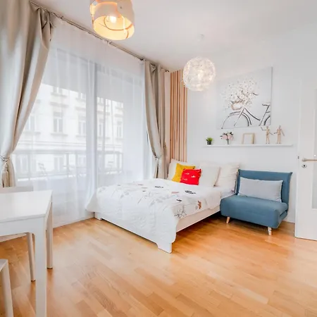 Apartment New-built Golden Luxury With Balcony Prague