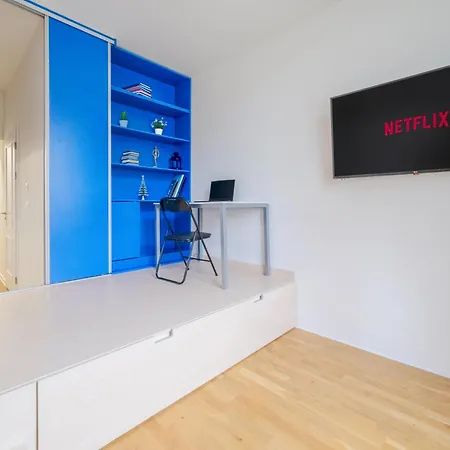 Chic Brick In Historic City By Rentez Apartment *
