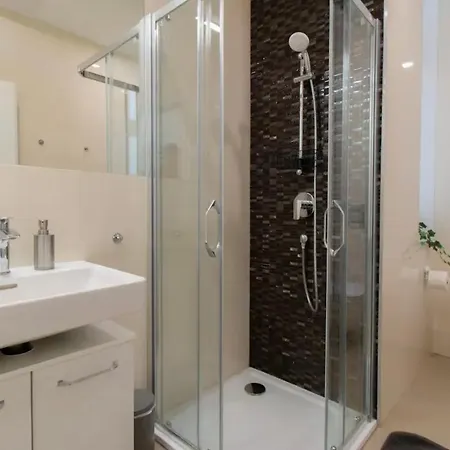 New In 1 Apartment *
