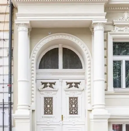 New In 1 Apartment
