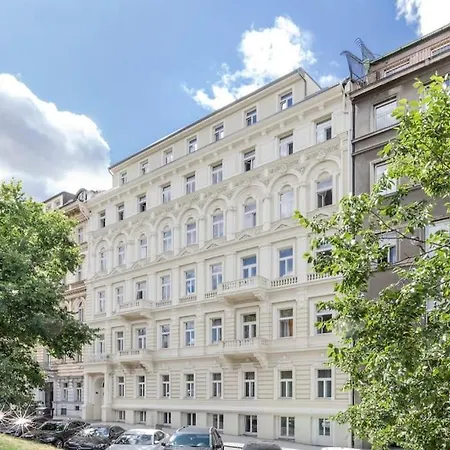 New In 1 * Prague