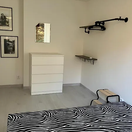 U Lesoparku - Kobylisy Apartment