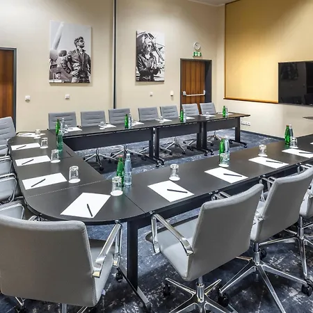 Hotel Courtyard By Marriott Airport Praga