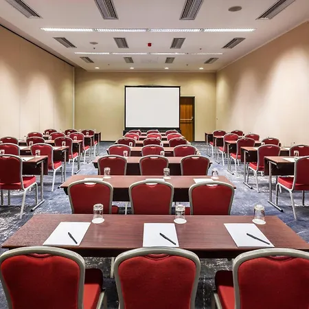 Hotel Courtyard By Marriott Airport