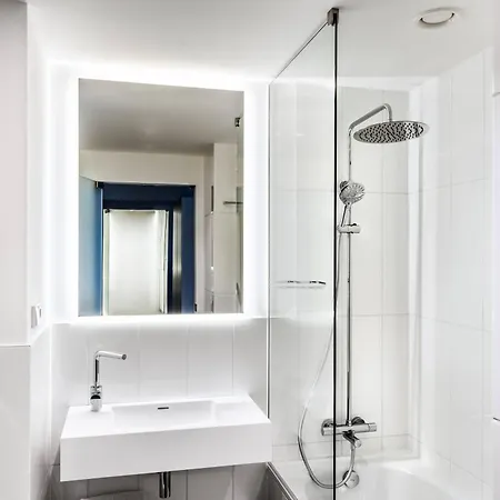Courtyard By Marriott Airport Hotel 4*