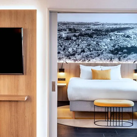 Hotel Courtyard By Marriott Airport