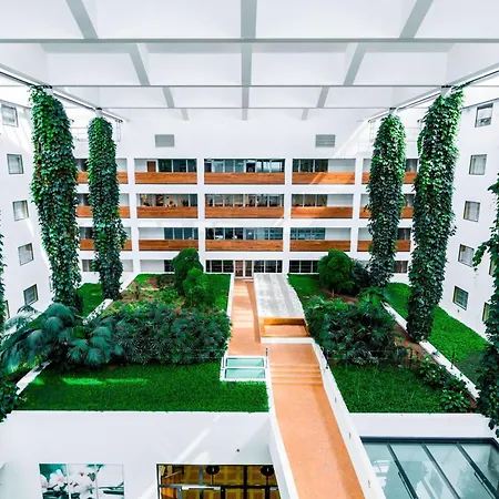 Hotel Courtyard By Marriott Airport 4*