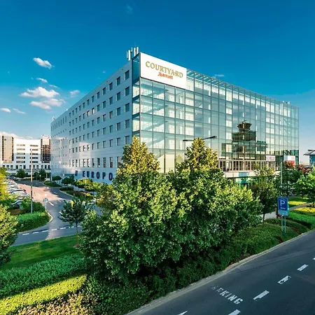 Courtyard By Marriott Airport 4* Praga