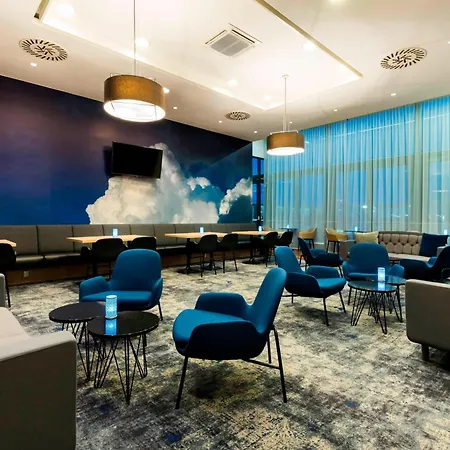 Hotel Courtyard By Marriott Airport Praga