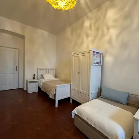 2bdr Pretty In The Local Area Of Apartment