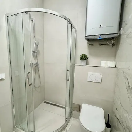 Cozy & Charmimg 2-bed In Heart Of Apartment *
