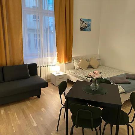 Cozy By Wenceslas Square And Main Train Station Daire Prag