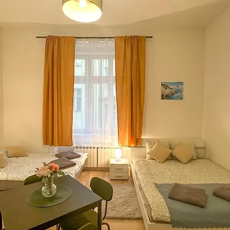 Daire Cozy By Wenceslas Square And Main Train Station