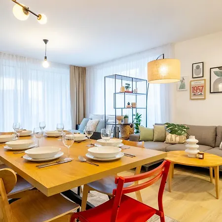 Apartman Spacious 3br - 2 Parking Spots, Full Kitchen, By Gravity Prága