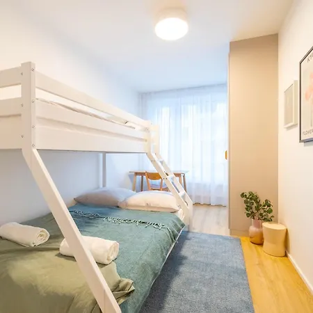 Spacious 3br - 2 Parking Spots, Full Kitchen, By Gravity Apartman