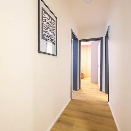 Apartman Spacious 3br - 2 Parking Spots, Full Kitchen, By Gravity Prága