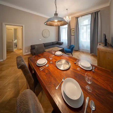 Apartmán Downtown - 2 Zborovska *