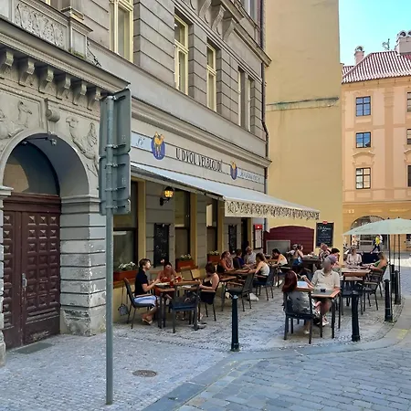Luxury Design At Old Town Square With Air Condition Apartment Prague