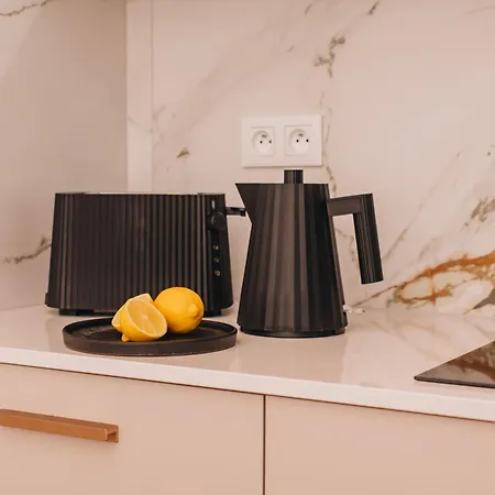 Luxury Design At Old Town Square With Air Condition *