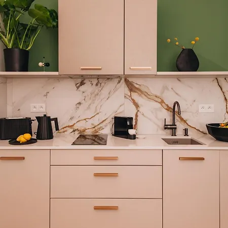 Apartment Luxury Design At Old Town Square With Air Condition