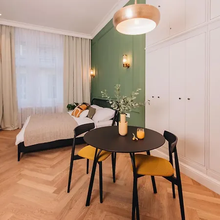 Luxury Design At Old Town Square With Air Condition Prague