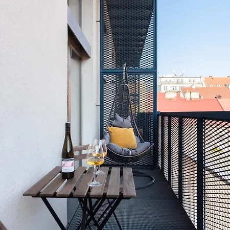 Deluxe With Balcony Near Center