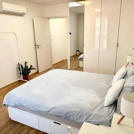Appartement Charming Duplex Loft In Center Prague