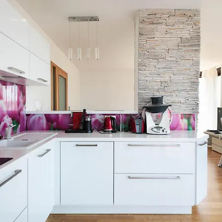 Cosy And Spacious With The View To The Garden Prague