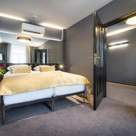 Hotell Mucha Prag