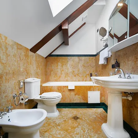Charles Bridge Palace Hotell