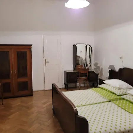 Bright 2bdr Sleeps 8 Near Center M1 Prague