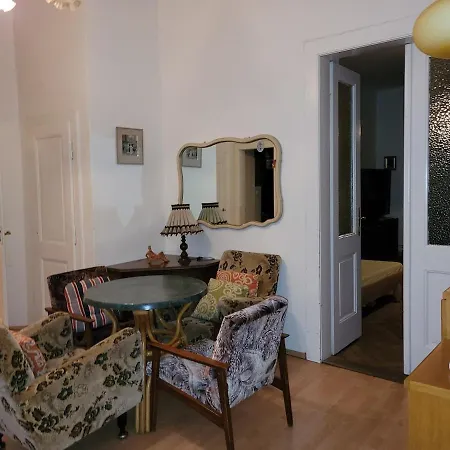 Bright 2bdr Sleeps 8 Near Center M1 * Prague