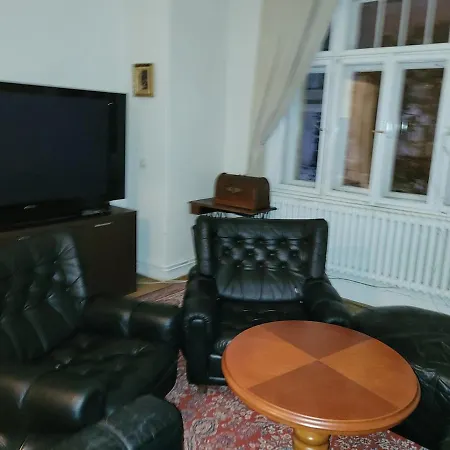 Bright 2bdr Sleeps 8 Near Center M1 *