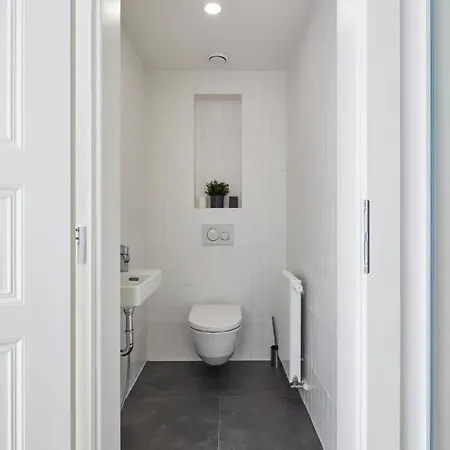 Modern & Elegant, 3 Min Of Wenceslas Square Apartment