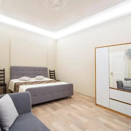 Navratilova Apartment *
