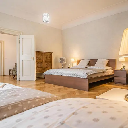 Apartment Bliss - Lesser Town Charm Prague