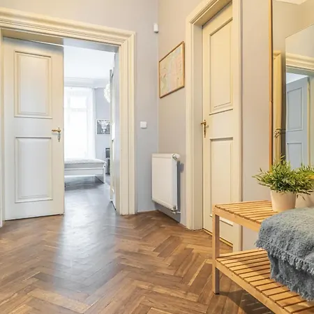 Karmelitska 2 Luxury 1b