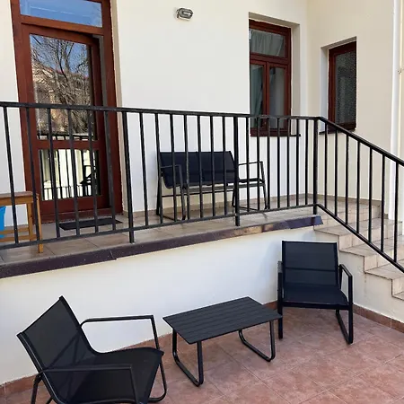 Cosy With Terrace Near Florenc Prague