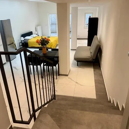 Apartment Urban Loft & Courtyard